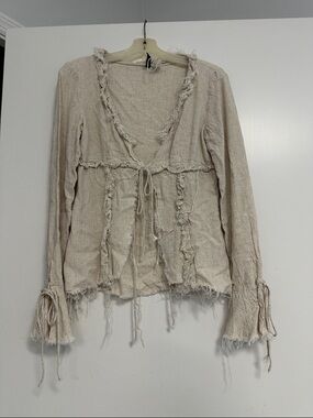 DIVIDED Women’s Cream Frayed Tie-Front Top SMALL